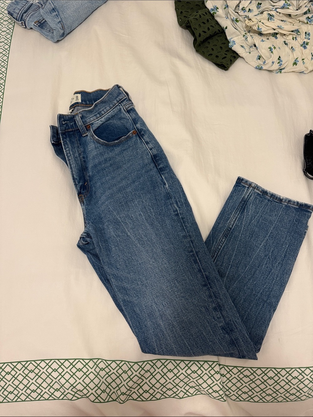 ABERCROMBIE Curve Love Ankle Straight Blue Jeans
